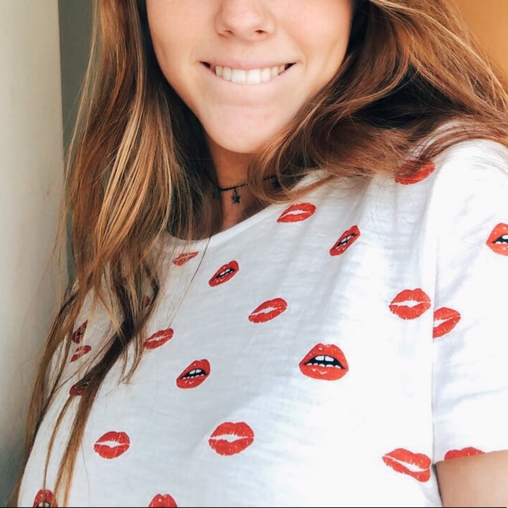 lip t shirt